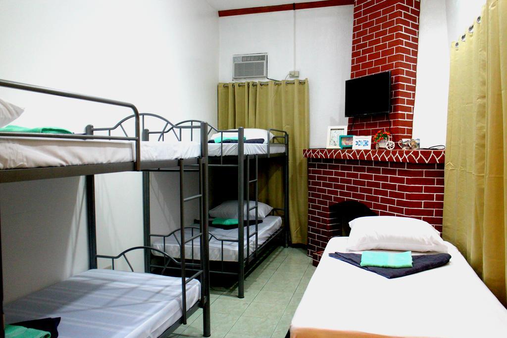 Tagaytay Garden Budgetel - City Center Tagaytay City Szoba fotó