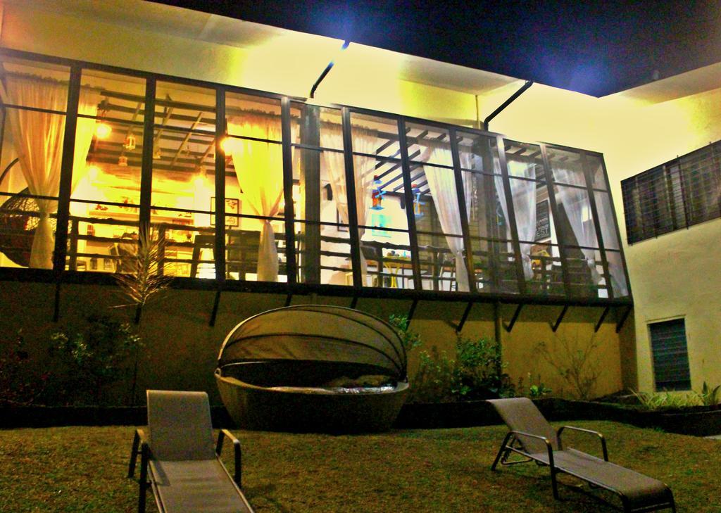 Tagaytay Garden Budgetel - City Center Tagaytay City Kültér fotó