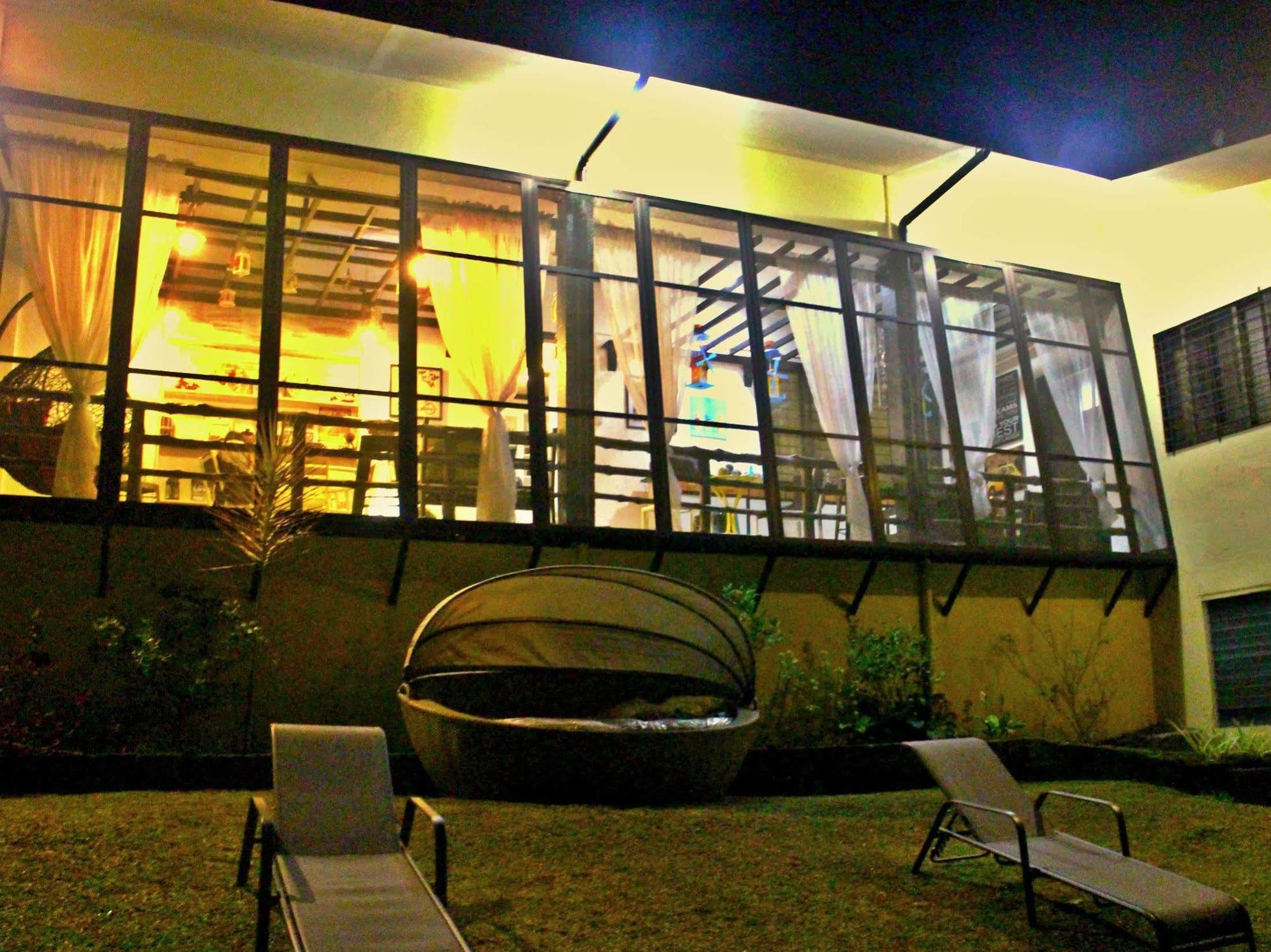Tagaytay Garden Budgetel - City Center Tagaytay City Kültér fotó