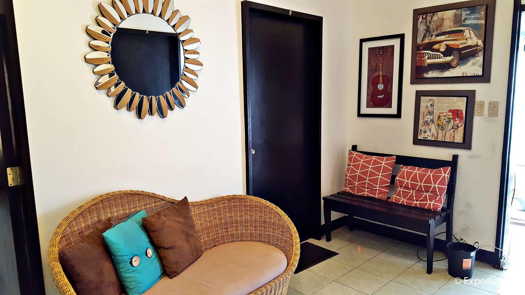 Tagaytay Garden Budgetel - City Center Tagaytay City Kültér fotó